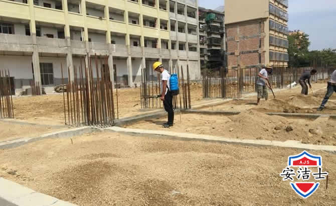 青田学校机关防治白蚁